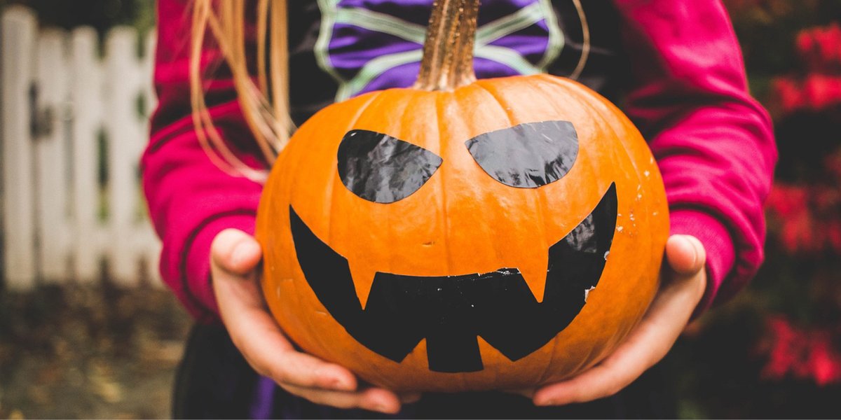 Lots of kids have enjoyed trick or treating on our developments over the years 🎃 <a href="/HB/">House Beautiful UK</a> has great ideas for dressing your home this Halloween!🕸️🦇🍂🏡 Look out for a new trick or treat location next year with our new site coming soon! 👻
housebeautiful.com/uk/decorate/lo…
#Halloween #Decor