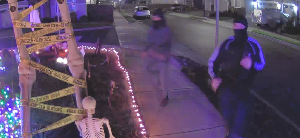 evanbellKATU's tweet photo. Vandals in Clark County cause hundreds of dollars in damage to a family’s Halloween decorations, striking not once but twice! There have been a series of similar incidents across the area recently and Vancouver Police and the Clark County Sheriff’s Office are investigating. https://t.co/z5i3wLdypi
