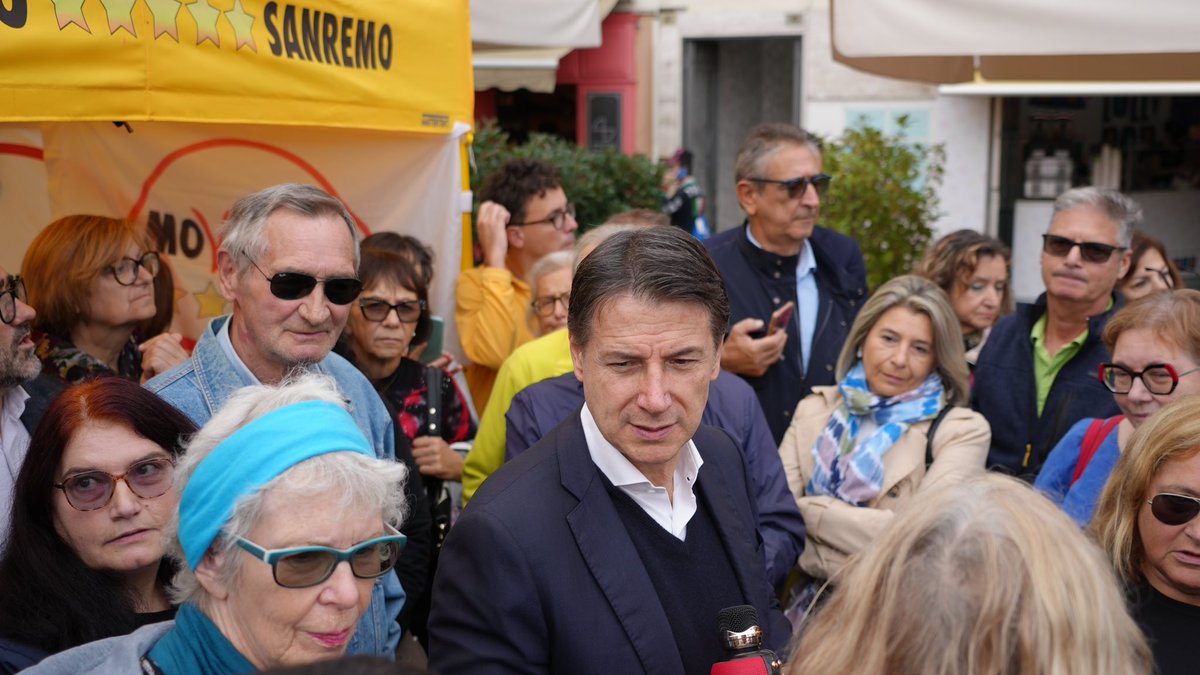 GiuseppeConteIT's tweet photo. Si spacciano per quelli del "sì", per quelli del "fare". Poi giri la Liguria e ti rendi conto che la destra al governo qui ha detto sì solo a qualche amico imprenditore su uno yacht ma ha detto tantissimi no ai cittadini, li ha lasciati soli.

A Ventimiglia ho ascoltato la disperazione delle persone per lo stato dei trasporti, per la gestione dei migranti, per la situazione di sicurezza e sanità. All'emporio solidale di Sanremo ho toccato con mano la sofferenza sociale di famiglie sempre più povere, a cui hanno tagliato i sostegni al reddito. A Savona i cittadini e i comitati affrontano il depotenziamento degli ospedali, dei pronto soccorso, dei punti nascita, dei reparti di pediatria del territorio.

A queste politiche dobbiamo rispondere con una visione opposta e con tanti "sì": sì alle infrastrutture utili per i cittadini, sì agli investimenti in Sanità mentre il Governo Meloni taglia, sì a politiche coraggiose contro il dissesto idrogeologico e per l'ambiente. 

Non è il momento di arrendersi e astenersi. Bisogna scendere in campo per cambiare le cose.