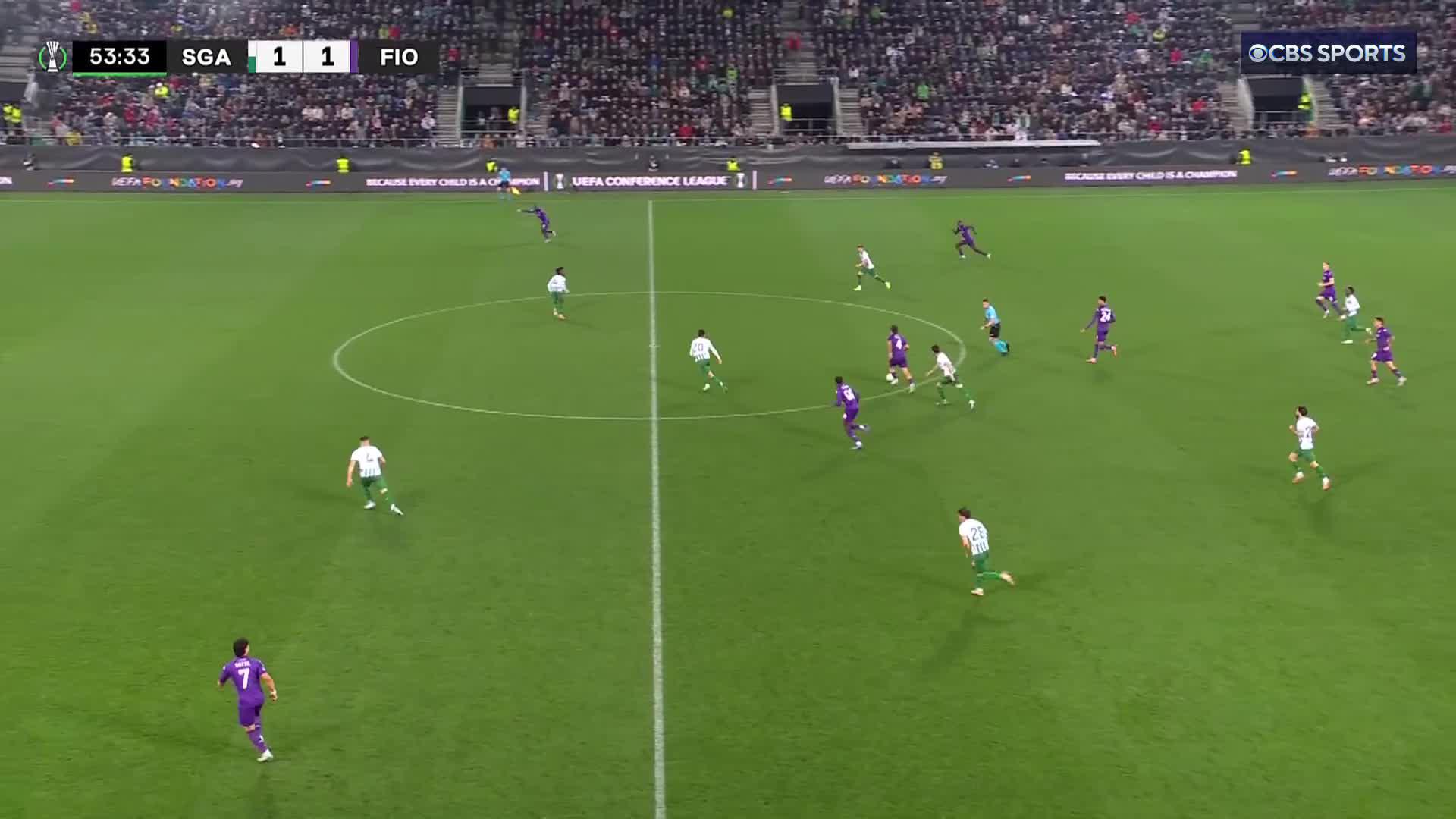 A classy Jonathan Ikoné finish picks out the far post 💜