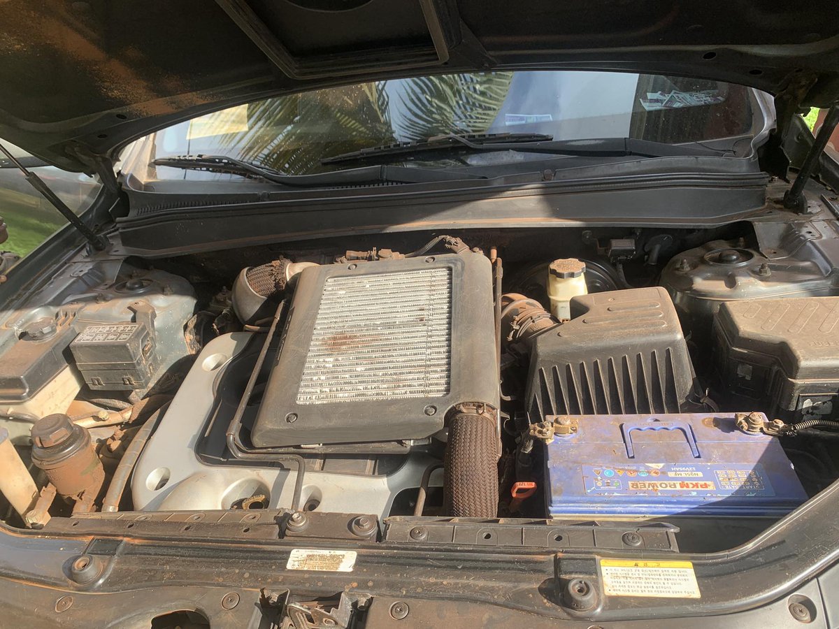 Venez me tromper, je vends je perds 😩😩😩

Hyundai Santa Fe 2008, 2 ans au pays, Boîte Automatique, Diesel, Climatisation d'origine glaciale, verrouillage centralisé. Le véhicule est en bon état. Intéressés DM