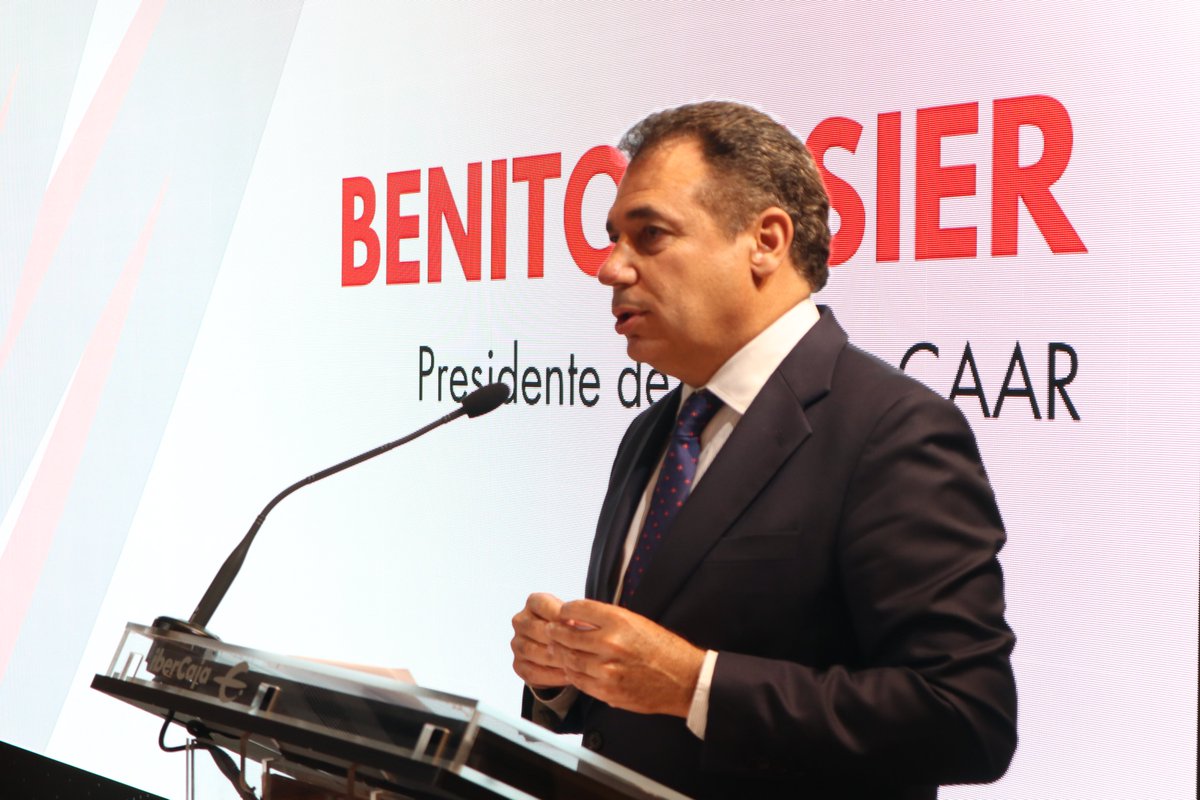 FEMZaragoza's tweet photo. 🔴Nuestro presidente, Benito Tesier, ha recordado que "si el absentismo sigue aumentamos, perdemos competitividad; si perdemos competitividad, perdemos capacidad de empleabilidad; y si perdemos capacidad de empleabilidad, ponemos en riesgo la sostenibilidad empresarial”. https://t.co/s7SWBq4PwN