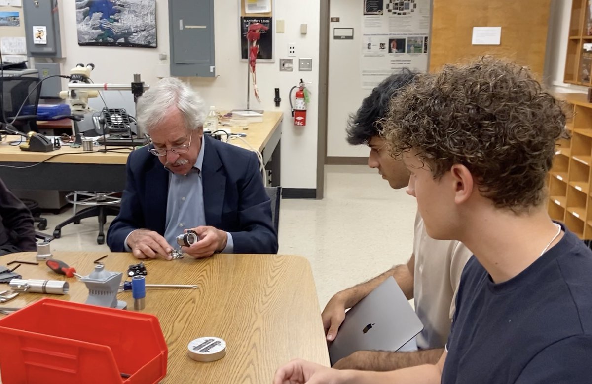 uscbme's tweet image. Take a tour of our department's exciting new Innovation Space, where @USCViterbi BME-associated students are bringing groundbreaking new medical devices to life.
viterbischool.usc.edu/news/2024/10/n…
