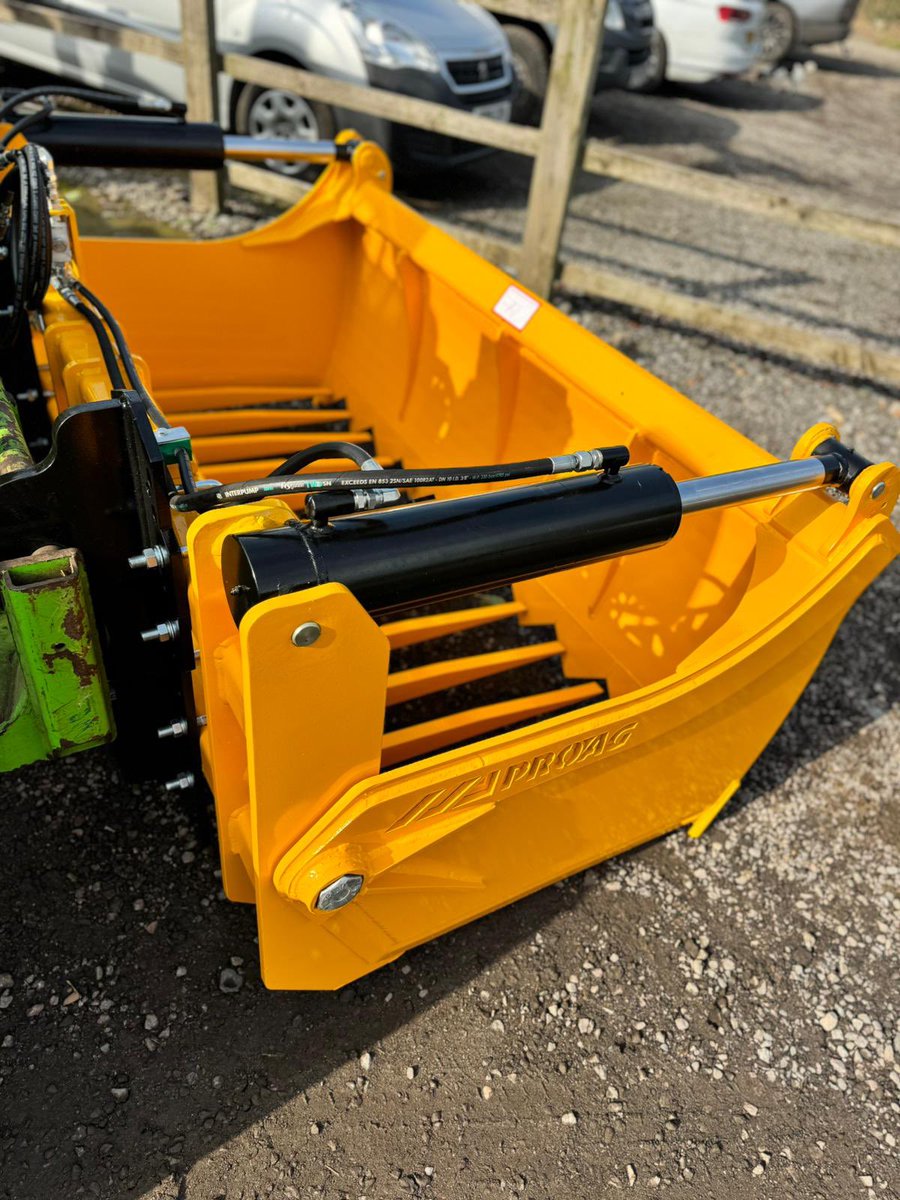Agriscopeltd's tweet photo. Did you know we are stockist of the PROAG shear bucket? Contact the team to find out more!
#Agriscope #silage #ProAg https://t.co/F9MNhjHtb9