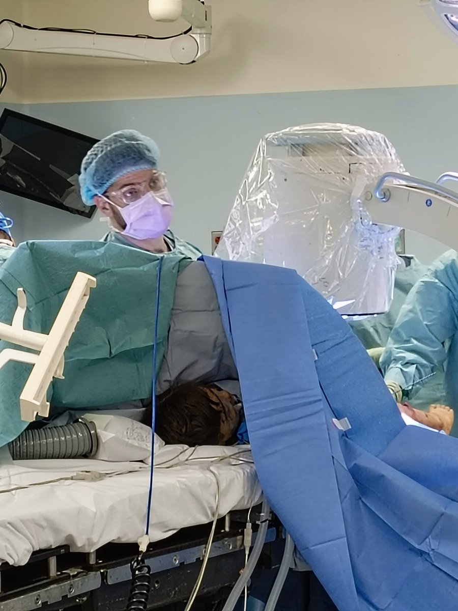 Finished operating with my colleagues on a 4 year old with a fractured thigh bone and multiple severed tendons in the hand. Maybe the German Foreign Minister can explain to him why it is necessary for him to go through life with these injuries and a dead mother and 2 siblings.