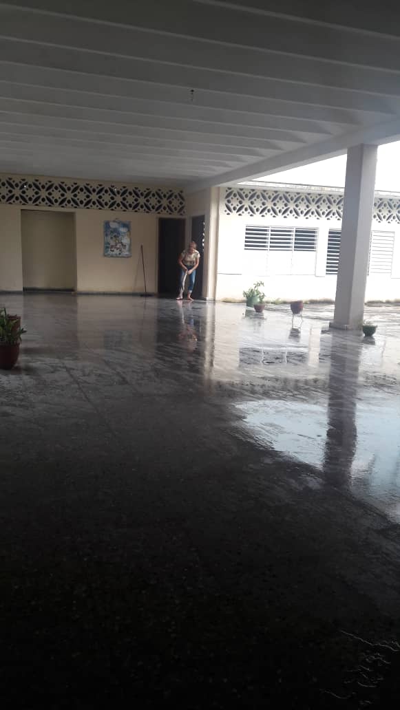 EduBoyeros's tweet photo. Las instituciones educativas de #Boyeros en #LaHabanaDeTodos se preparan para el reinicio del curso escolar el próximo lunes. @PresidenciaCuba @CubaMined @IzquierdoAlons1 @YanetHzP @dgeboyeros @PLfelipeBoyeros @EPAmerLatina @Dora https://t.co/80mS2GUyLZ