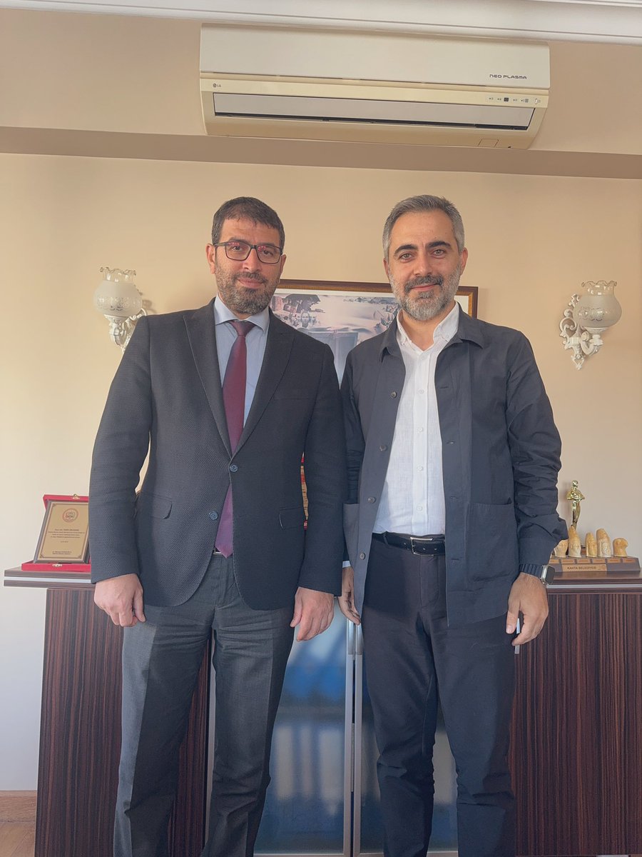 Önceki dönem İlçe Başkan Yardımcımız <a href="/FesihDelidere/">Av.Fesih Delidere</a> ye, geçtiğimiz günlerde vefat eden validesi için taziye ziyaretinde bulunduk.

Merhume teyzemize Allah’tan rahmet, kıymetli başkanıma ve ailesine sabırlar diliyorum.

<a href="/atasehirakparti/">AK Parti Ataşehir</a> 
<a href="/osmannnurika/">Osman Nuri Kabaktepe</a> 
<a href="/tugbaisikercan/">Tuğba IŞIK ERCAN</a>