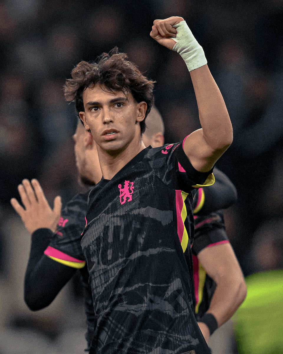 Premier League tweet media