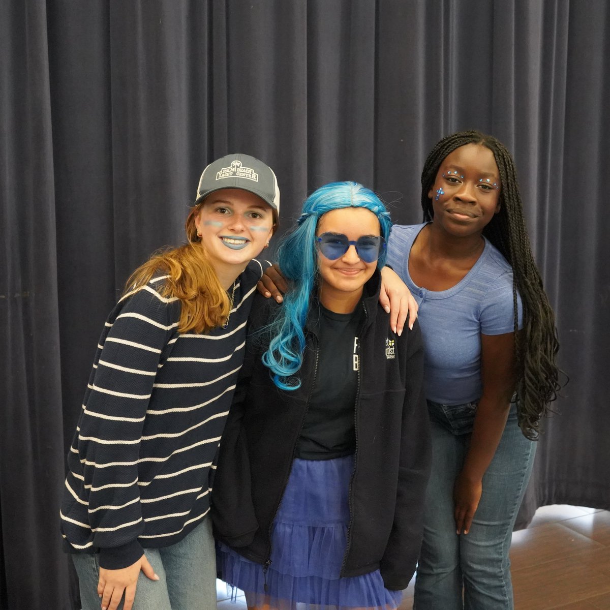FBA_Middle's tweet photo. Our #FBAMiddleSchool Spirit Week is in full swing and students are showing off their #FBAWarriorSpirit in head-to-toe blue for today's All School Blue Out Day! 💙 We can't wait to see our middle schoolers #FBACreate-ivity tomorrow for the last day of spirit week!  #WeAreFBA https://t.co/q4RTfS0lLo