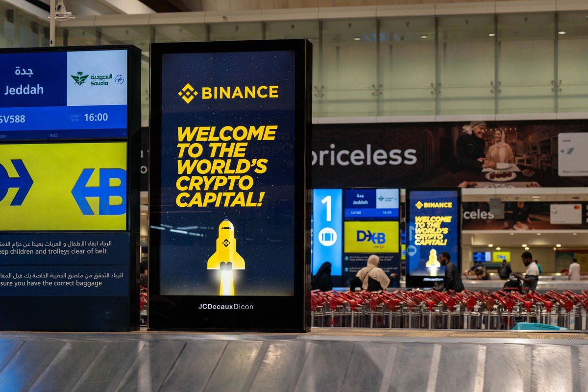BinanceArabic's tweet image. رحلتك إلى أسبوع بينانس للبلوكشين تبدأ من مطار دبي الدولي! ✈️

ابحث عن إعلاناتنا وانطلق معنا إلى عالم الابتكار والبلوكشين!  🚀

اشتر تذكرتك الآن 👈ow.ly/49MK50TqB1J
#BinanceBlockchainWeek