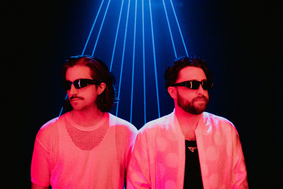 ForeignFam's tweet photo. Thursday drop!

@phantoms are gifting us 'Moonflower' before we hear the full EP. It’s 100% a gift, easily one of our favorites of theirs. Run it up!! And send someone flowers while you're at it 🌹

https://t.co/8JKwghmjYE https://t.co/oxzfe9BWkr
