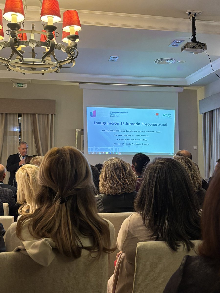 felomontesdeoca's tweet photo. Instantes de la Jornada precongresual en Teruel del #24CNH Nutrida asistencia. @ANDEorg @SEDISA_NET @SanzVillorejo @MercedesFerro @svaquero @manuelbgs https://t.co/EFSBDdQWm4