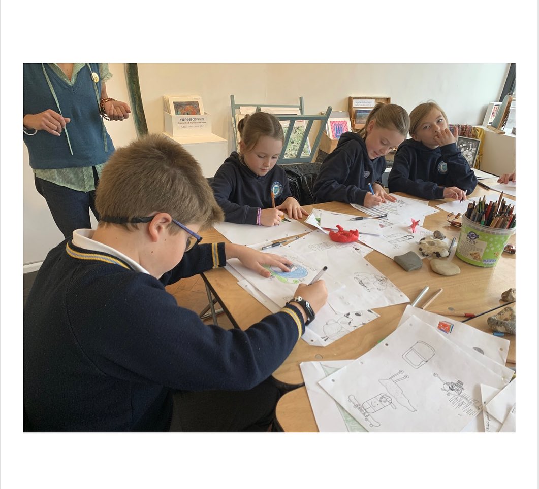 nlancingprimary's tweet image. The children from years 5 and 6 visited an exhibition in Collonade House in Worthing, on Monday, as part of Creative Waves ‘Art in Motion’ project. @Creative_Waves  #art