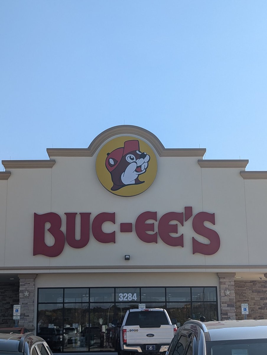 We made it y'all!!! I hope Ashley wins state, but we got to visit Buc-ees!!