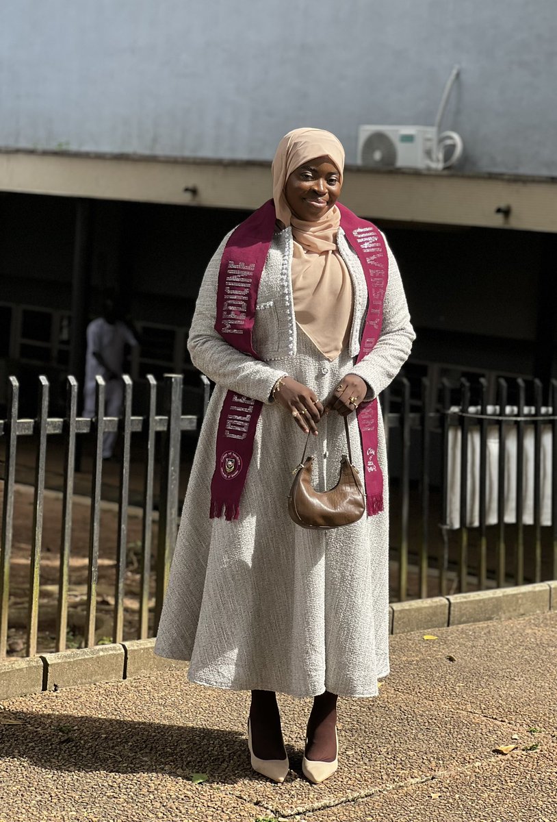 mar_l_bee's tweet photo. ..and I will do no harm or injustice to them..

A week ago, I swore the Hippocratic oath and officially became a Doctor.

Dr B.M LATEEF 
(MB;BS IBADAN)

I was 3 when I told my mum that I wanted to be a Doctor.

This small girl’s 21-year old dream became a reality

Alhamdulillah🥺 https://t.co/3rP9mXQUPw