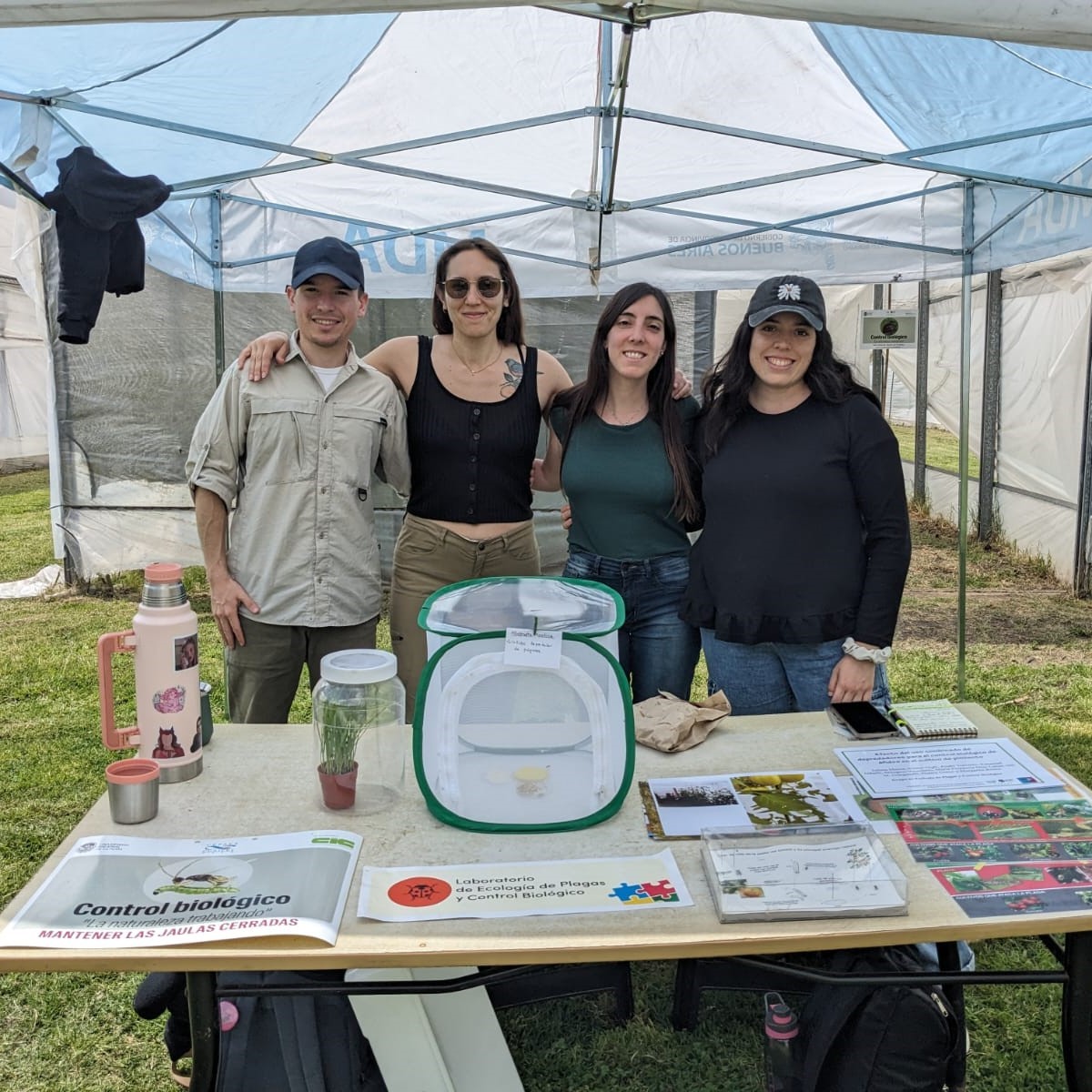 cepave_conicet's tweet image. El Grupo de Ecología de Plagas y Control Biológico del CEPAVE presentó el pasado 10 de octubre de 2024, en la Chacra Experimental MDA Gorina, dos ensayos que se están llevando a cabo en ese marco, destinados a evaluar agentes de control biológico de plagas hortícolas.
