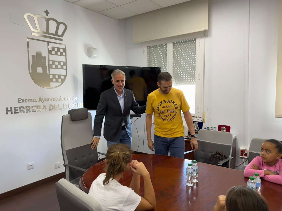 Herrera del Duque tweet media