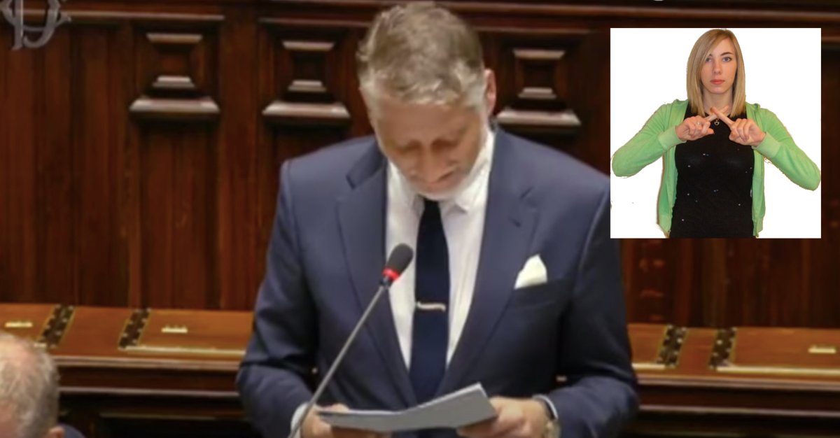 lercionotizie's tweet photo. #ultimora Interprete LIS si dimette dopo un nuovo discorso di Giuli
https://t.co/ptc6a5H5TS https://t.co/ZfljV62Fbu