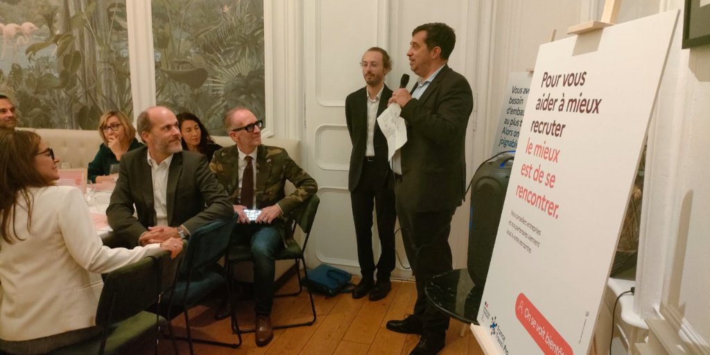 FTravail_PACA's tweet image. Les fédérations pro. et les acteurs du monde économique sont à nos côtés pour découvrir France Travail Pro 🚀

Notre ambition ? Devenir le partenaire #RH de tous les employeurs, en particulier des #TPE et #PME qui représentent, en Provence-Alpes-Côte d’Azur, 70 % des recrutements