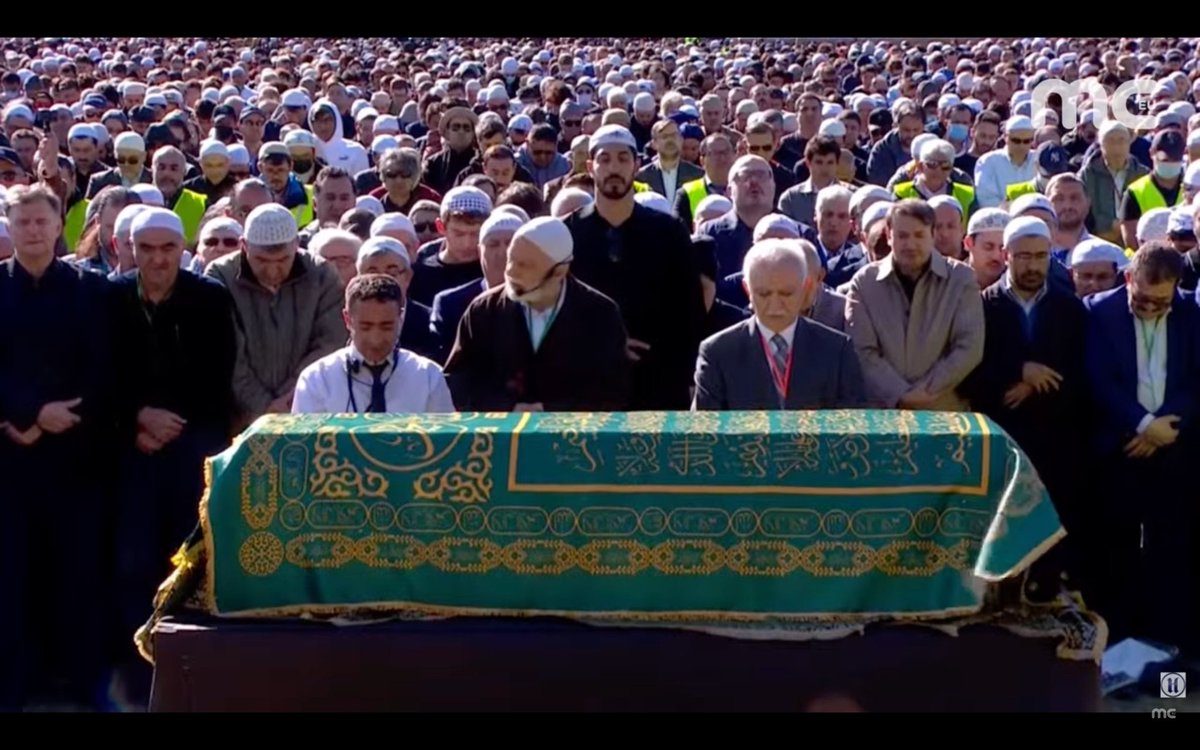 Fethullah Gülen için dünyada çok az insana nasip olacak bir cenaze merasimi yapıldı

SADECE SEVENLERİ KATILDI.