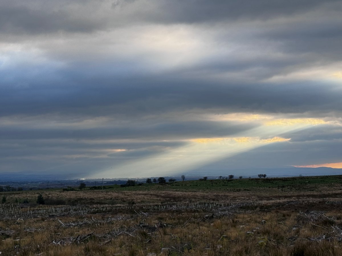 Sea to the West under a Northern sky