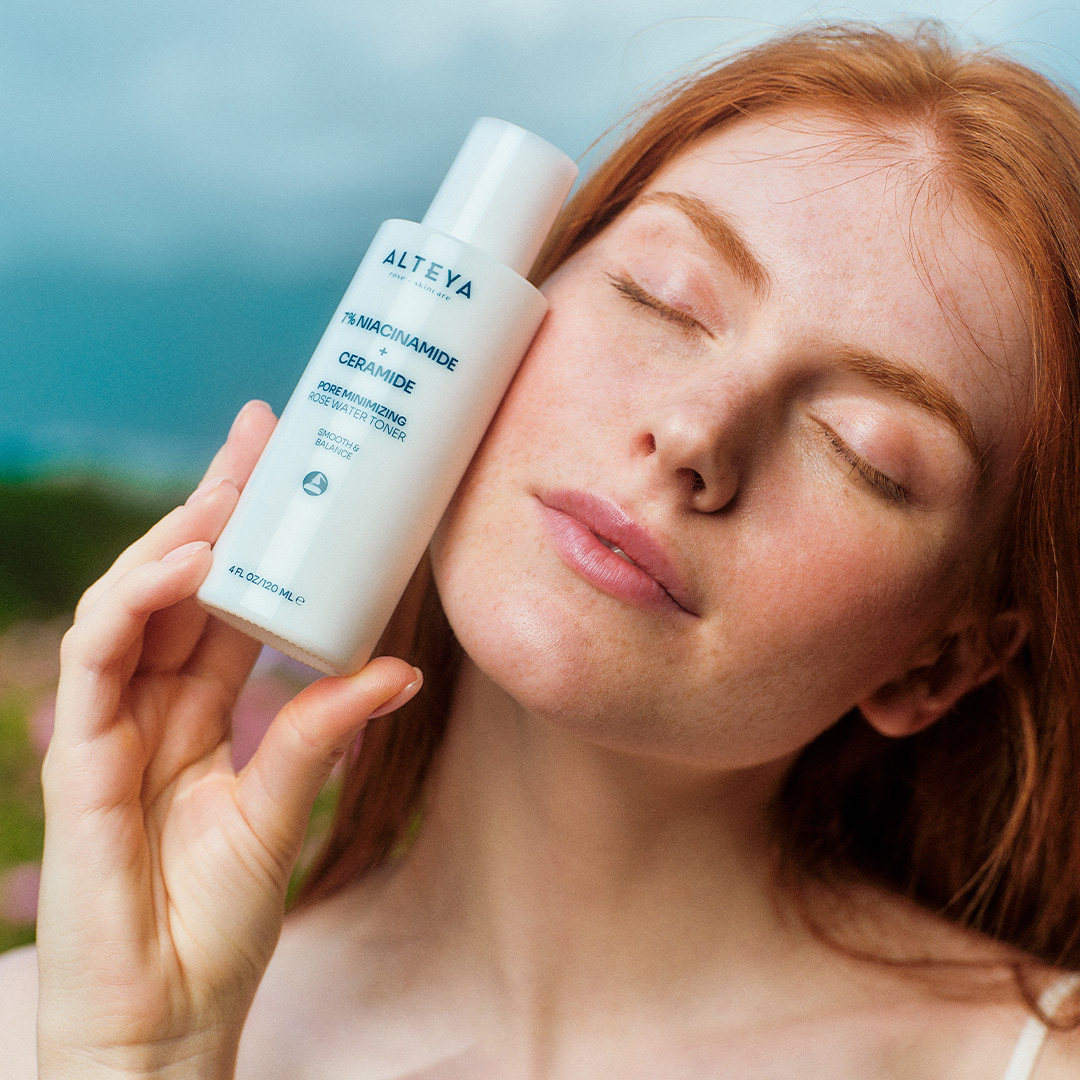 Rose water and niacinamide make a fabulous duo that boosts hydration while giving your skin a clarified and radiant glow! 🌟 So, are you excited to enhance your skincare routine?

alteyaorganics.com/products/pore-…

#glowingskin #toner #smooth #skincare #cleanskincare  #AlteyaOrganics