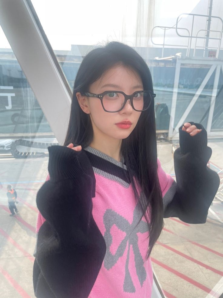 im trying to choose a long time pfp tell me which one!