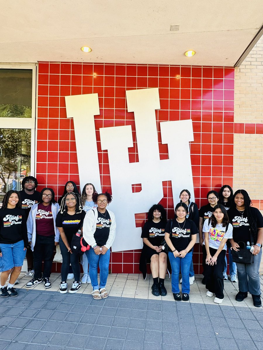 Andrea Lotsu (@andrealotsu) on Twitter photo It was a beautiful day for these future teachers to tour UH! Practicum in Ed students from <a href="/ATaylorHS/">Alief Taylor High School</a>, <a href="/ElsikHighSchool/">Elsik High School</a>, & <a href="/AliefHastingsHS/">Alief Hastings HS🐾</a> were in attendance! Close to home, awesome amenities & opportunities to come back & student teach in <a href="/AliefISD/">Alief ISD</a> make this a desirable choice! It was a beautiful day for these future teachers to tour UH! Practicum in Ed students from <a href="/ATaylorHS/">Alief Taylor High School</a>, <a href="/ElsikHighSchool/">Elsik High School</a>, & <a href="/AliefHastingsHS/">Alief Hastings HS🐾</a> were in attendance! Close to home, awesome amenities & opportunities to come back & student teach in <a href="/AliefISD/">Alief ISD</a> make this a desirable choice!