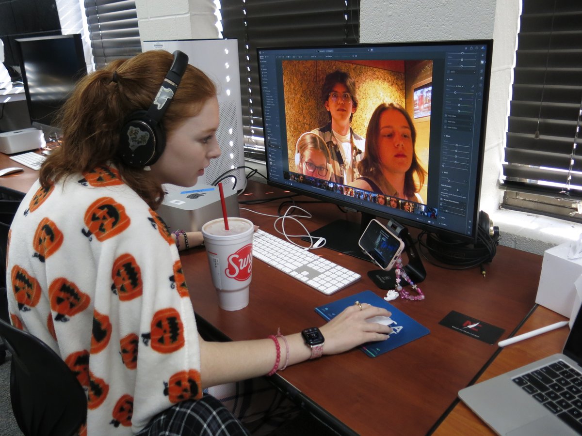 Senior editor working on photos from the FUZE trip to New York City.  Reliving the Time Square experience. 

#NTHClegacy