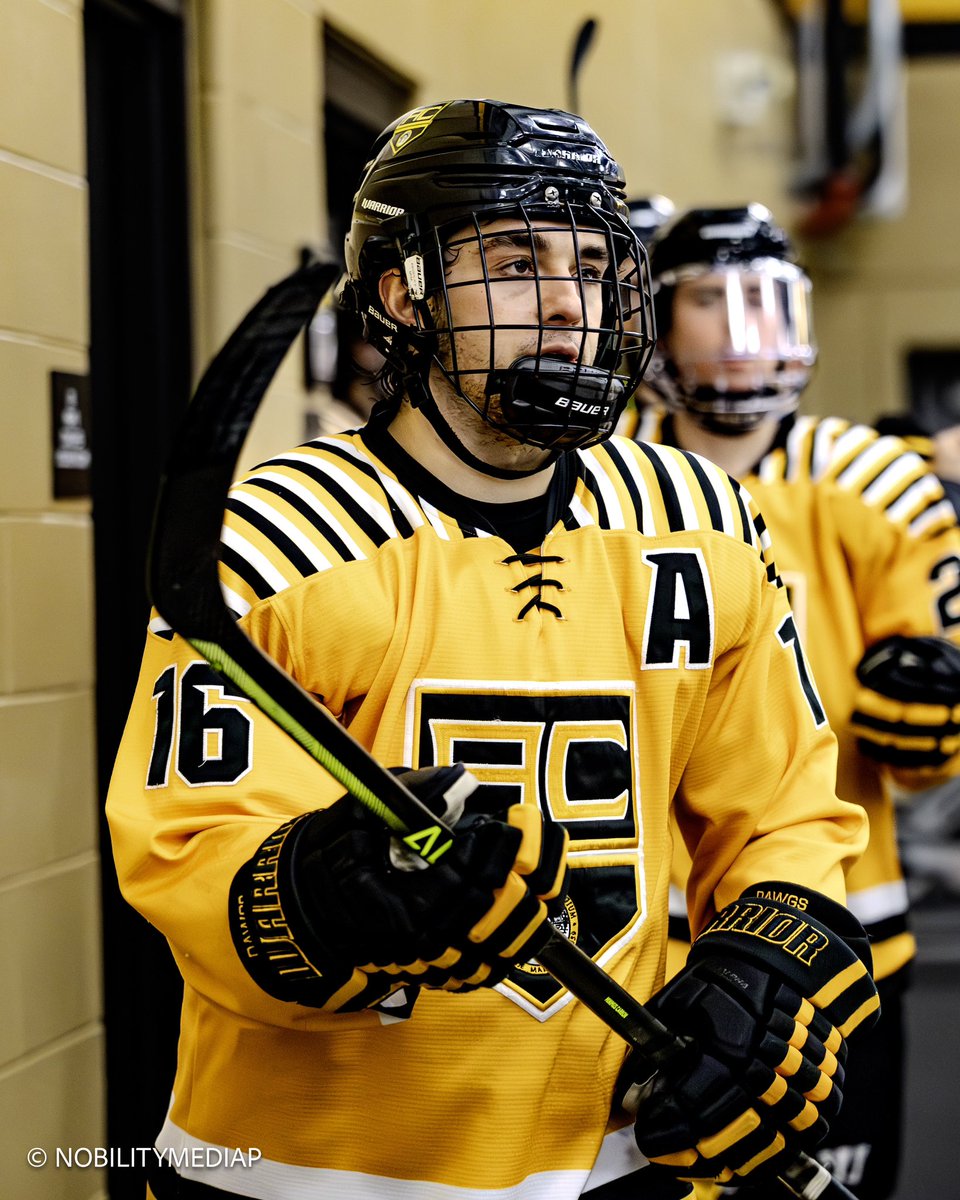 AdrianMD1Hockey's tweet photo. Locked in for a dawg fight.. Puck drop in 5 hours! 😤

📸 Nobility Media

#CommitToExcellence #W2D https://t.co/OJhvYbmvT8