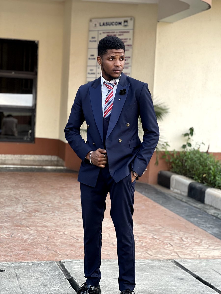 _1Tochukwu's tweet image. 65 courses: 47 A's, 16 B's, 2 C's.....BSc Physiology ❤️
We did it katakata rangers! @Odumodublvck_