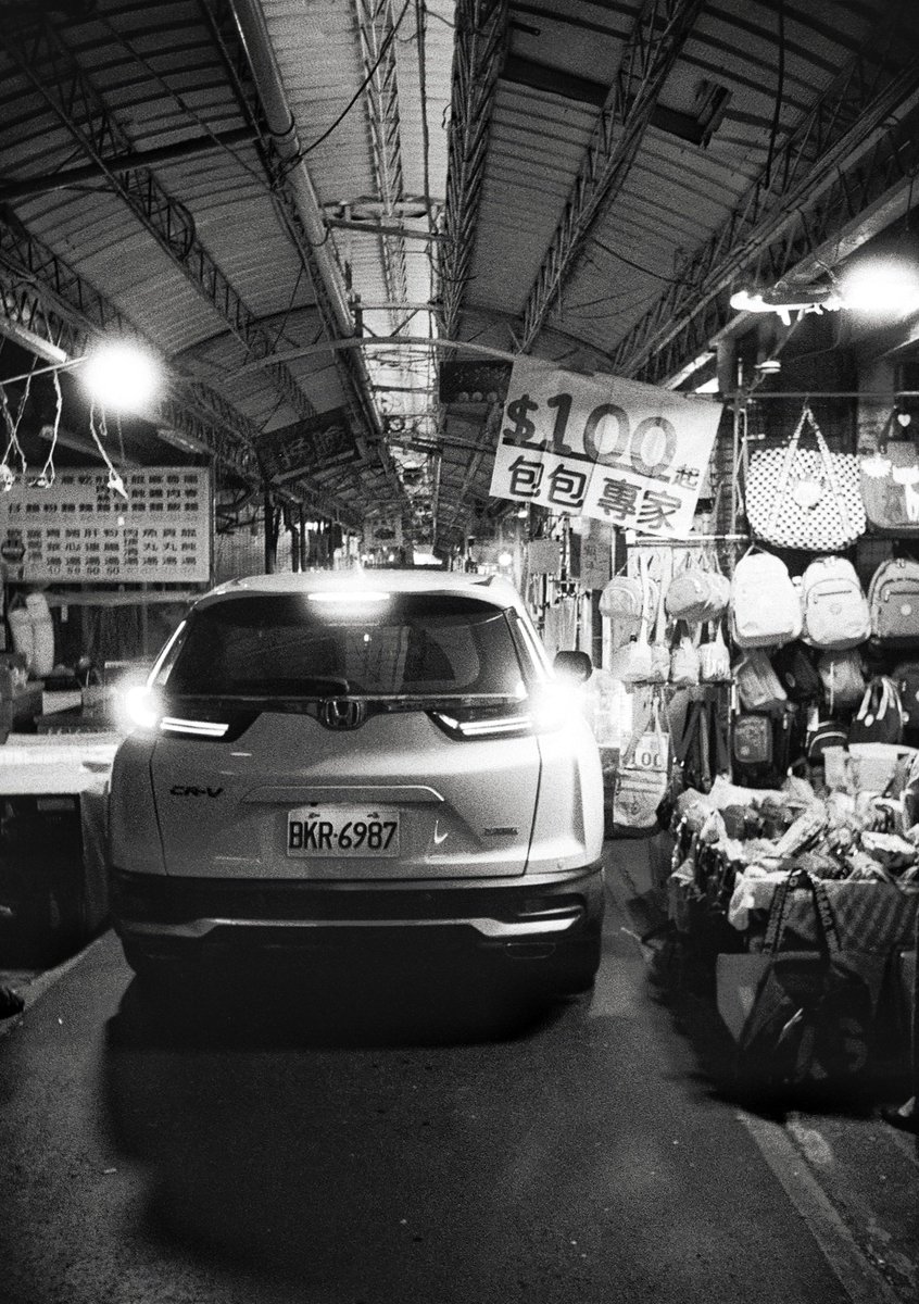 vyvpoon's tweet photo. Taipei

#photography 
#blackandwhitephoto 
#autohalf https://t.co/DCmVu0trTL