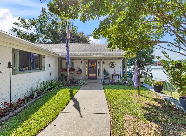 LakeHousedotcom's tweet photo. For Sale: Lake Cherokee in TX, $735,000, 3 br, 3.0 ba
Welcome to your charming, updated lake house on the picturesque south side of lake.
https://t.co/SqAH0lRcbU
#lakehouse #lakehome #lakefront #lake #lakes #lakeside #lakeproperty #lakeview #lakehousecom #waterfront https://t.co/9zqOg5GzPY