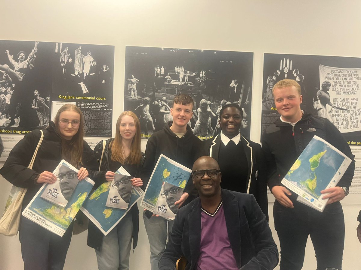 SASB_ML's tweet image. A group of our S6 pupils really enjoyed Lilian Thuram’s conversation in French last night on Race, Equality &amp;amp; Heritage at @UniStrathclyde. 🇫🇷 Thanks to @SrtaSkinner1 and Mr Burns for organising and accompanying the pupils.