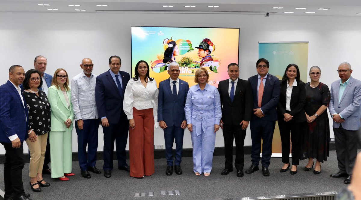 FAOBrasilCoop's tweet photo. Hoje @FernandaPaco_ , presidente do @fndeoficial , participou do 1º Fórum Nacional de Alimentação Escolar na República Dominicana, onde apresentou a experiência do #PNAE.
Também destacou o papel da Rede de Alimentação Escolar Sustentável (RAES). https://t.co/b6wTZBSE4l