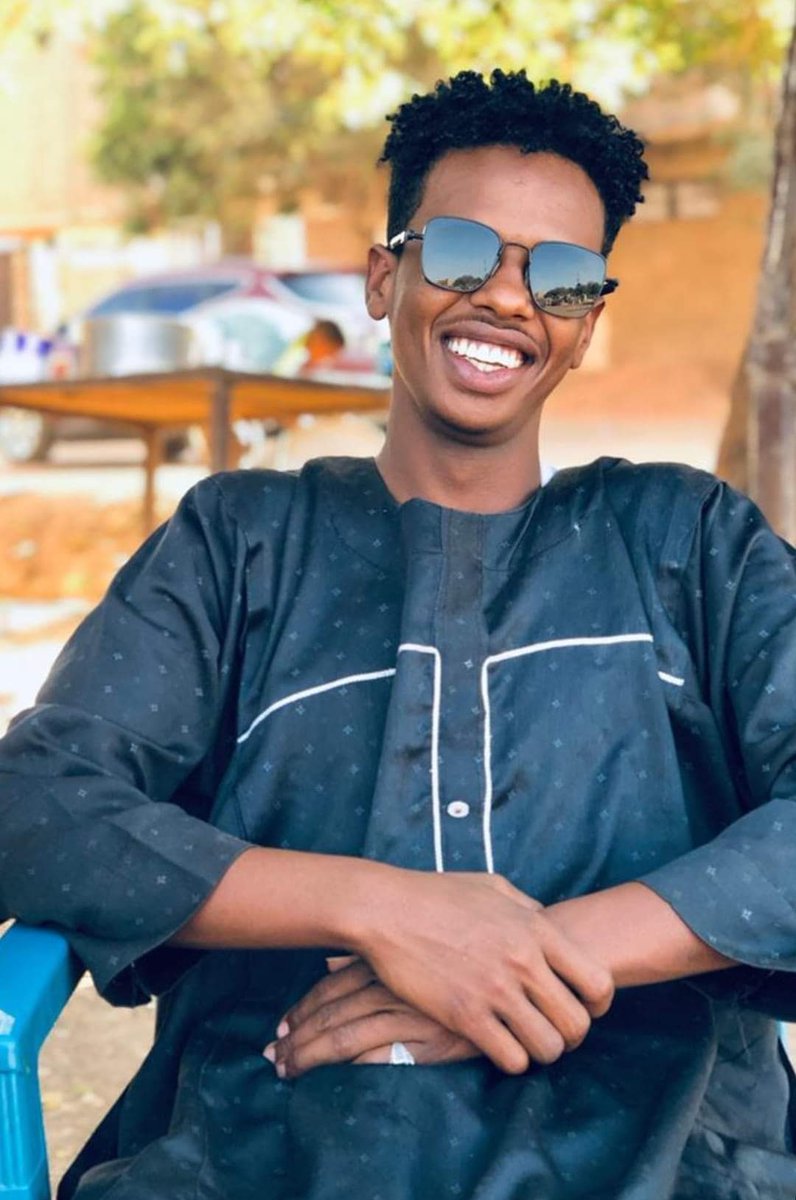 ربنا يرحمك ويغفر ليك يا حبيبي الدنيا بدونك مسيخه 💔💔💔
فقد الاصحاب 💔💔