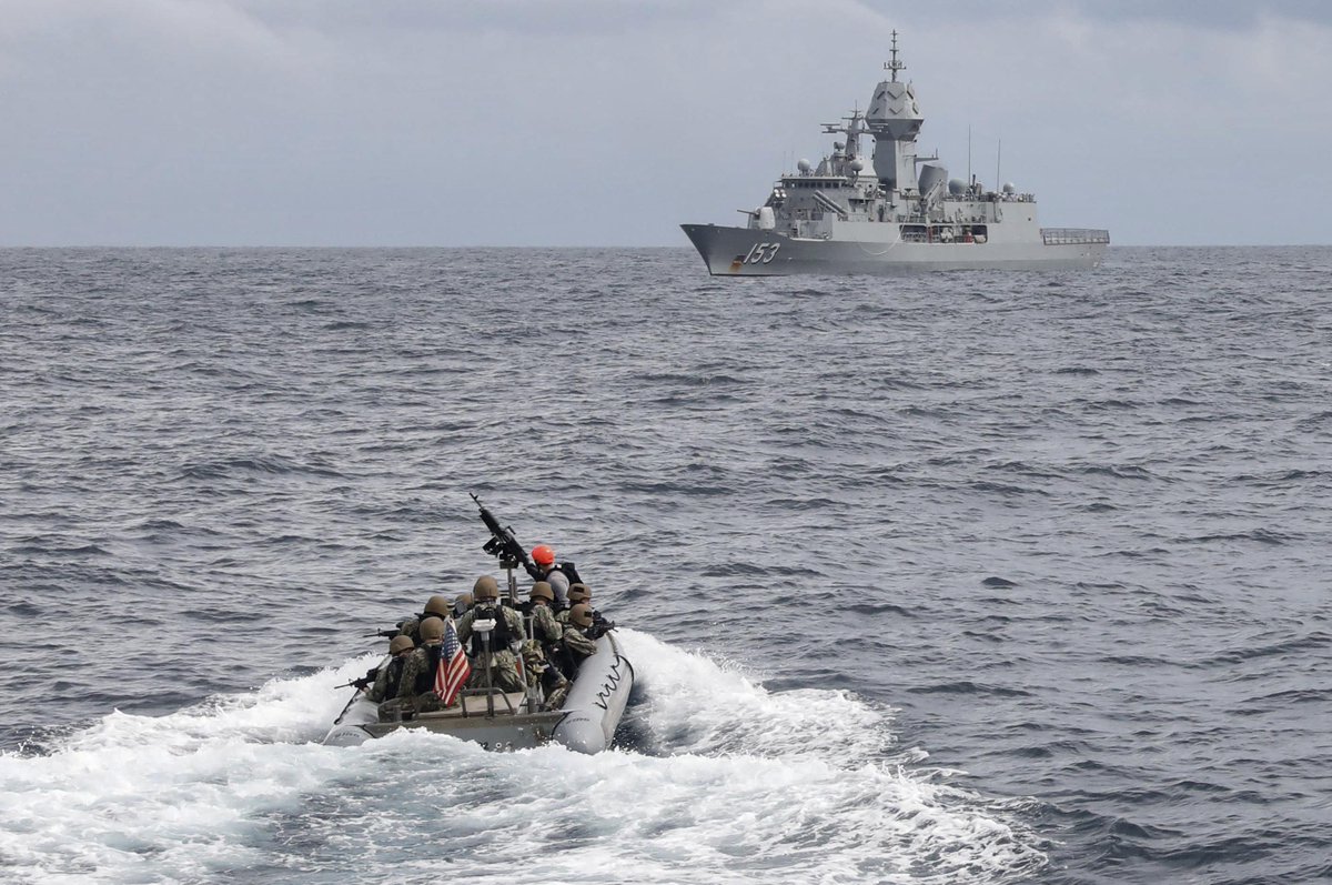 SurfaceWarriors's tweet photo. 🇺🇸⚓ #SurfaceWarriors and Australian #Allies Train in the Strait Of Malacca 🇦🇺🌏
Read the story here: https://t.co/ftvbRoRBHT
#NavyPartnerships #NavyReadiness https://t.co/EgCDyMexzn