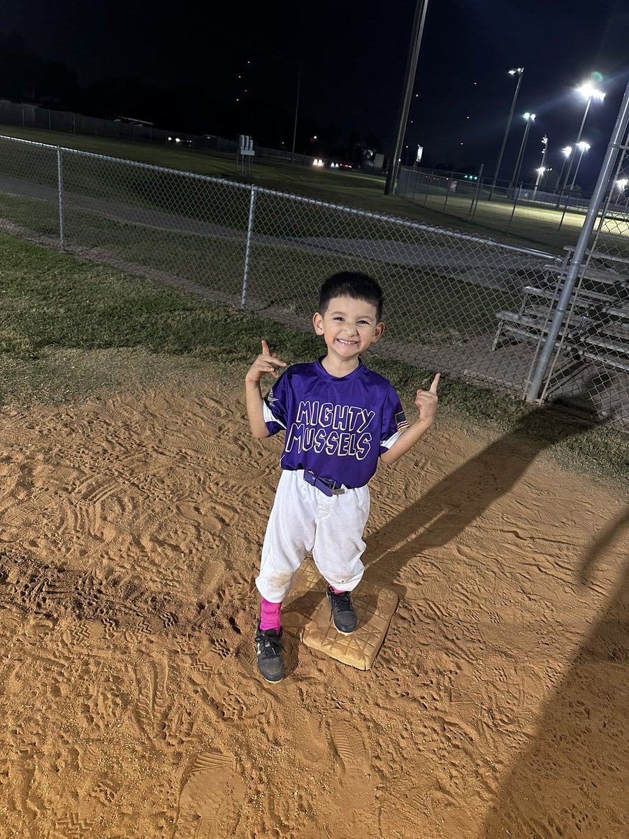 SWISHA56's tweet image. 4 years old and holding your own with 5-6 year olds. Extremely proud of u son 🙌🏻