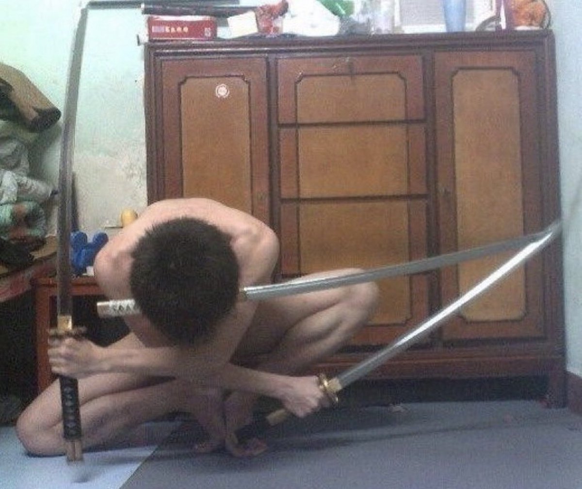 insaneposes's tweet photo. https://t.co/C1HAYEcKRG
