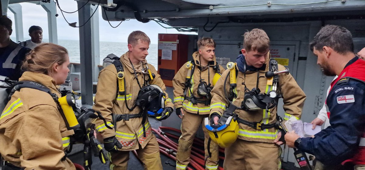 HMS Cattistock tweet media