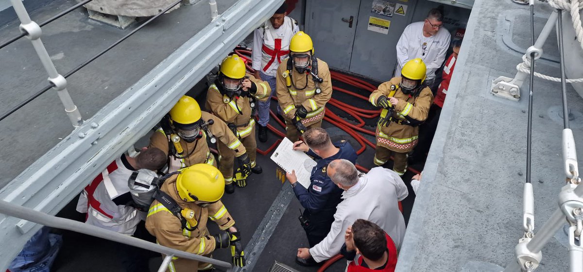 HMS Cattistock tweet media