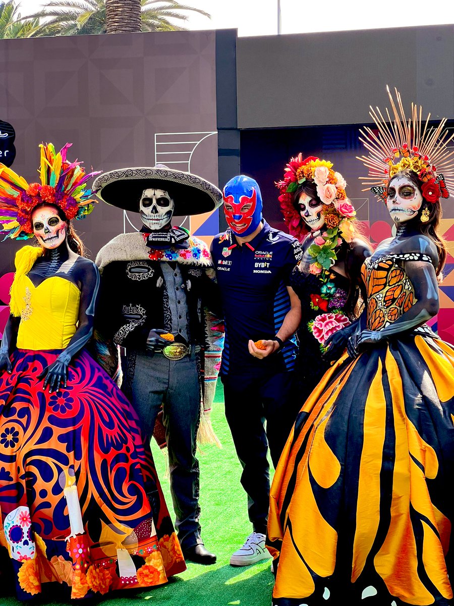 escuderiatelmex's tweet image. ¡@SChecoPerez ha llegado al Autódromo Hermanos Rodríguez! 😎🇲🇽 #TeamCheco #MéxicoGP