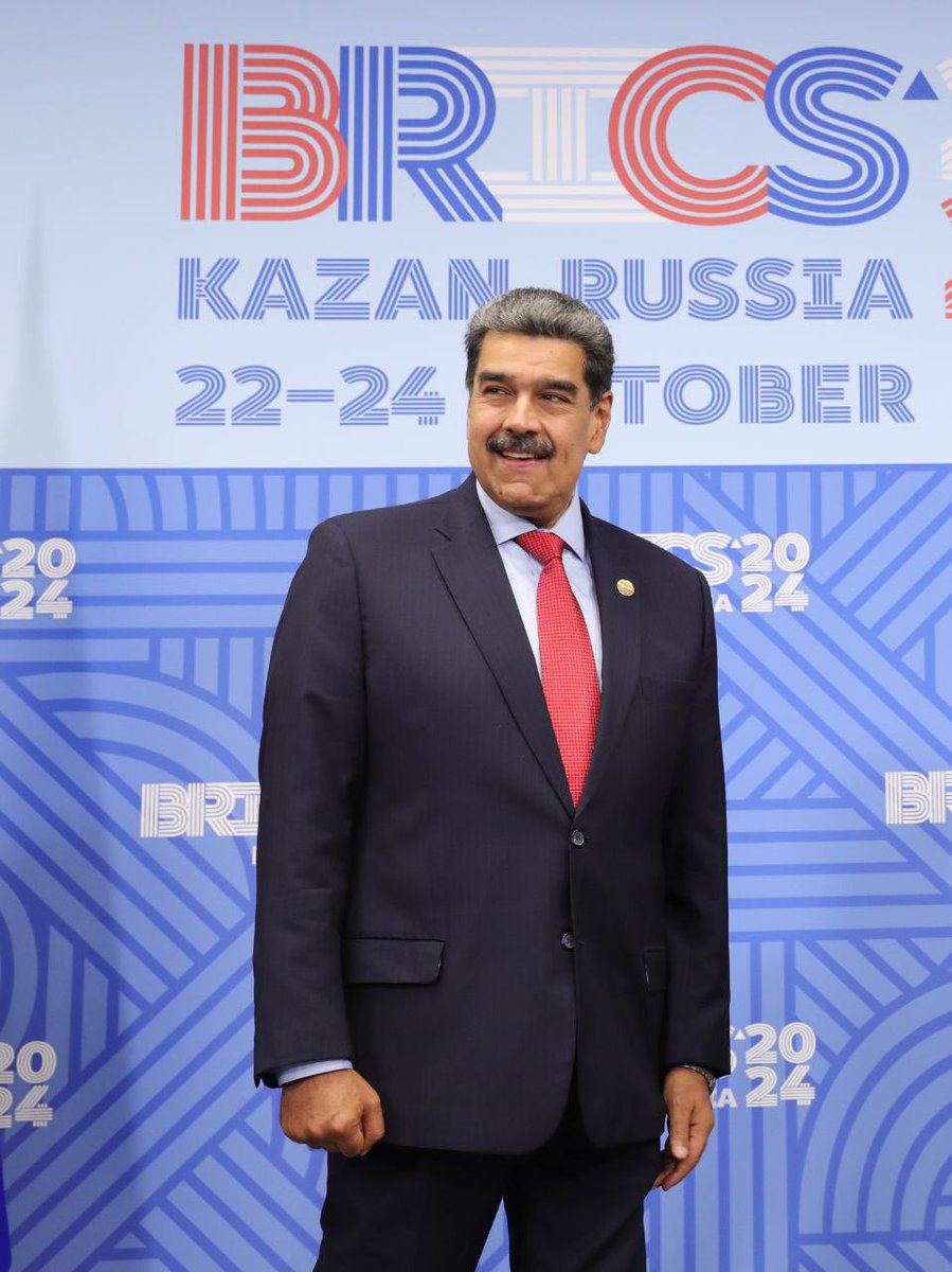 Yo VOTE por  NICOLÁS MADURO y quiero que el  cumpla su mandato!!