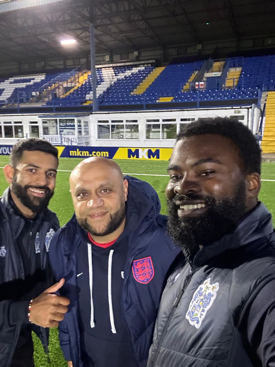 Great to see <a href="/Jnochris/">Jean Khasa</a> &amp; <a href="/faisalraisi10/">Faisal Al Raisi</a> in action coaching tonight <a href="/buryfcofficial/">Bury Football Club</a> academy. It was great to visit them as part of the Coach Mentoring with <a href="/EnglandLearning/">England Football Learning</a> <a href="/EnglandFootball/">England Football</a> keep up the good work lads and look forward to connecting again soon. <a href="/zahidpatel89/">Zahid Patel</a>