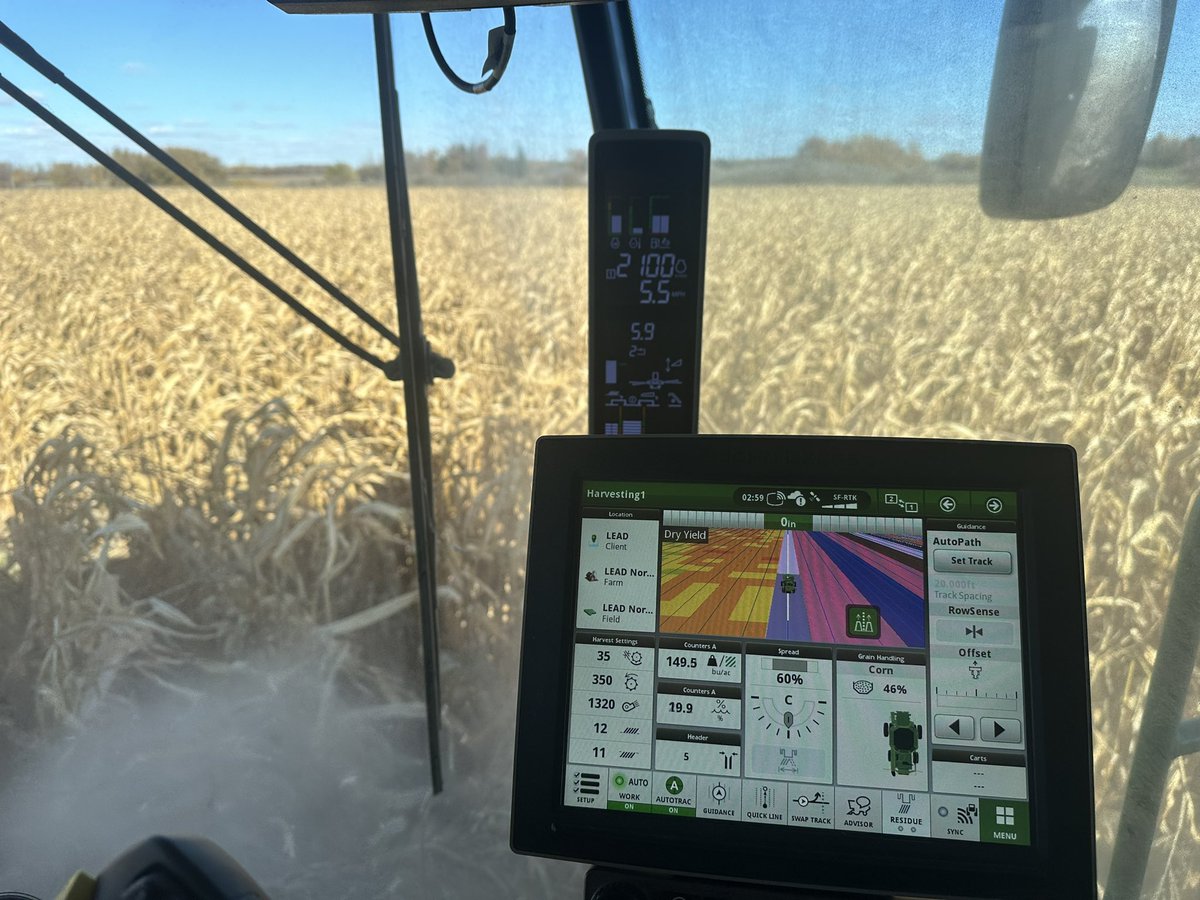 grahamburton95's tweet image. Harvesting a plot we planted in the spring to see yield difference of planter with Central Tire Inflation System and Frame Weight Distribution.  @PremierEquip1 @JohnDeere
