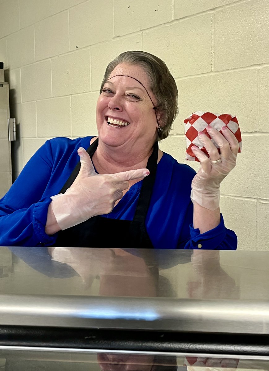 UMS students got to see this smiling face during lunch today! Thank you Dr. Daca for helping serve up delicious lunches with our Nutrition Services team! 🥗💙 #UCSDPride