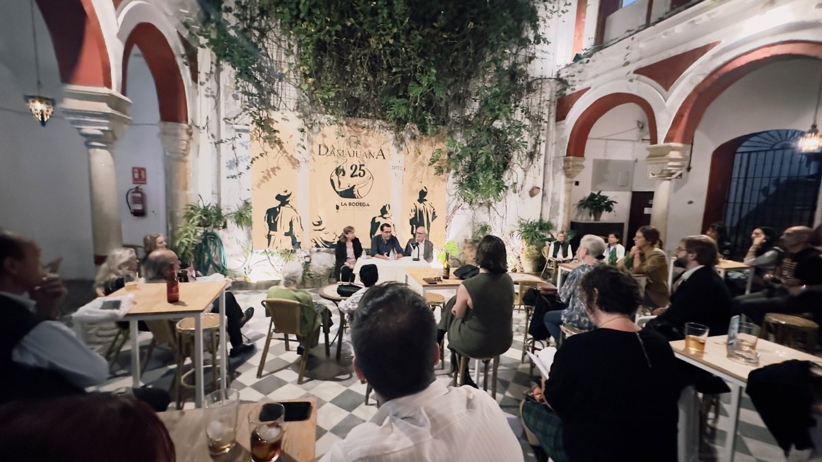 Juan Manuel  Rodríguez Gay-Palacios presenta en Jerez ‘Una mirada al pasado: ascendencia de una familia portuense’ #muñozseca #elpuertosesantamaria