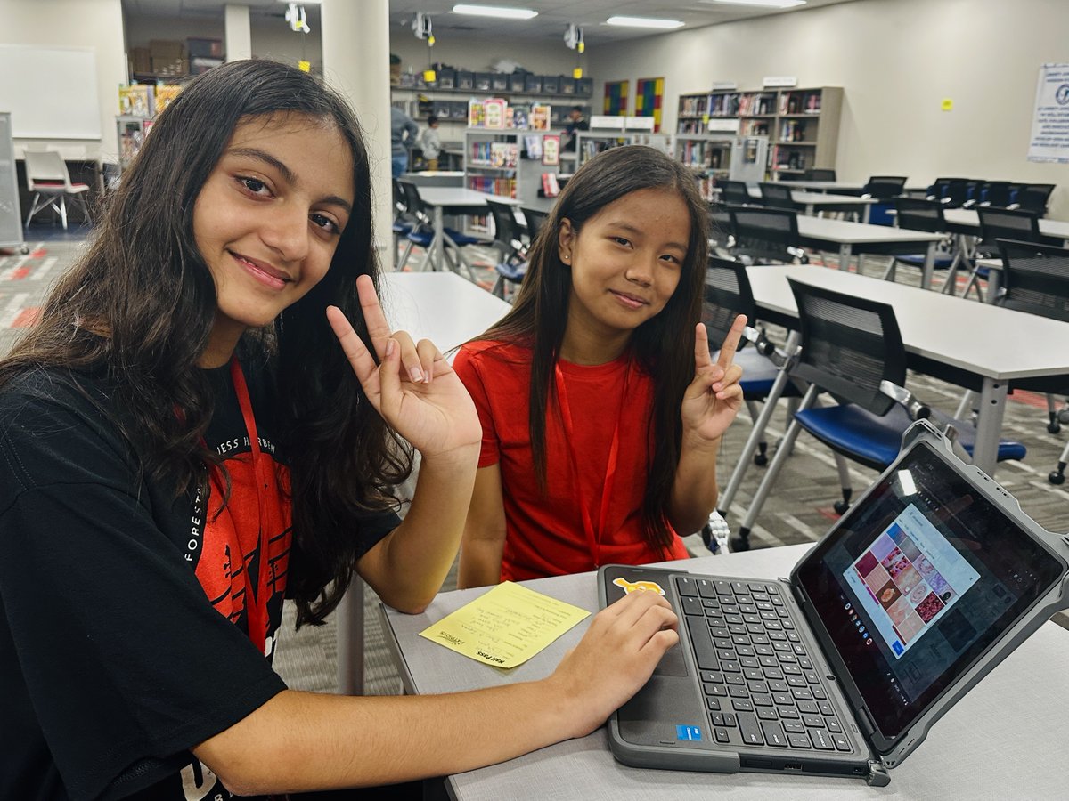 LisaMarieTech's tweet photo. 🎉 Had an amazing time with LJH's Kpop dance team co-captains today! 🌟 We’re designing an awesome website for our team that will soon be linked from our LJH student page. Who knew picking fonts could be this exciting? 😍💻🎉
#KpopDance #TeamSpirit #CreativeDesign #StudentLife #RISDBeTheOne