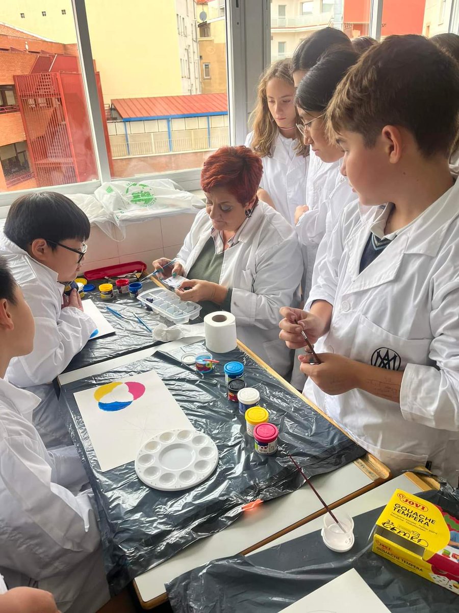 princesaconcep's tweet photo. 🤗 Un miércoles cualquiera en este cole es…

✅ Activo
✅ Interesante
✅ Entrañable
✅ Divertido
✅ Entretenido
✅ Productivo

¡Nos encanta ver a nuestros alumnos así! 🥰

Seguimos… ¡Luces, cámara, acción!  🎬 

#concepcionistas
#ExcelenciaAcadémica
#quieropuedoactúo
#STEAM https://t.co/uDw3Y2h2Fz