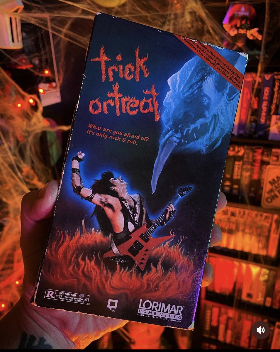 MovieDumpster's tweet photo. SAMMI CURR LIVES! Happy birthday to TRICK OR TREAT! 🔥🎃

#trickortreat #sammicurr #tonyfields #markprice #ragman #vhs https://t.co/YbgXSe3EH9